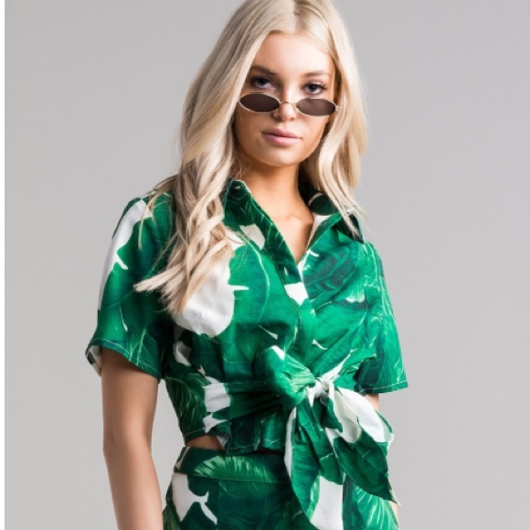 AKIRA Tops - Akira Palm Print Crop Top